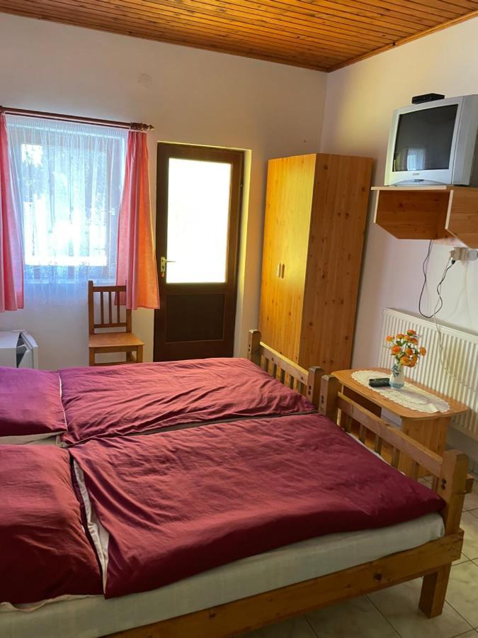 Poroszló Zsuzsa Apartman 아파트 외부 사진