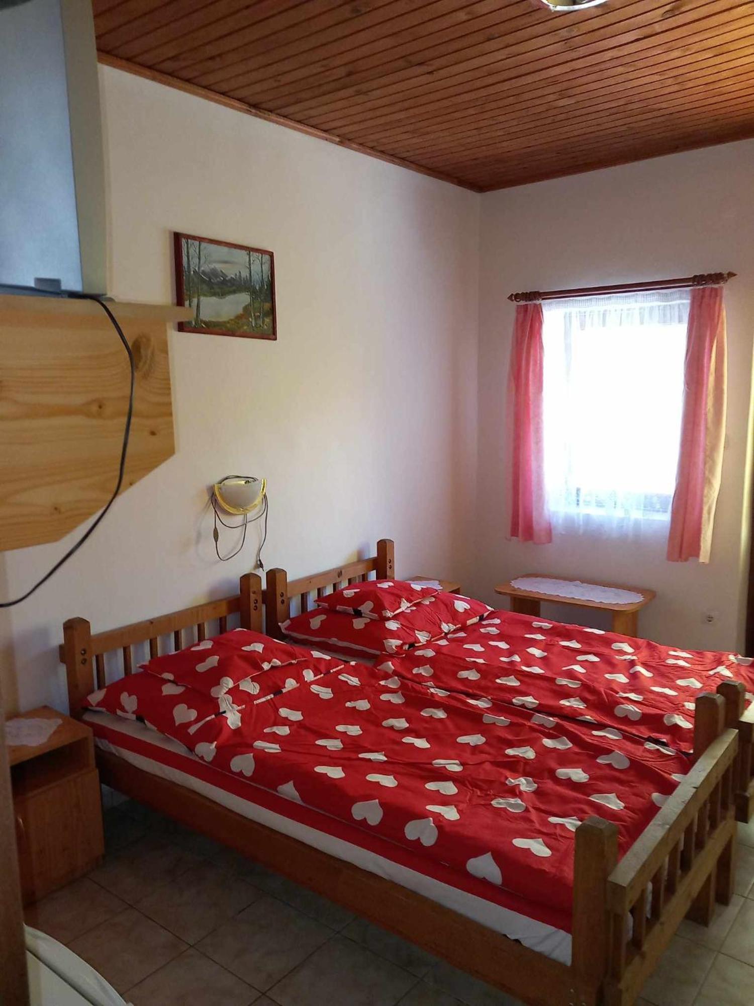 Poroszló Zsuzsa Apartman 아파트 외부 사진